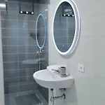 Miku - Captivating 3 Bedroom At Olympic アパート ティラナ