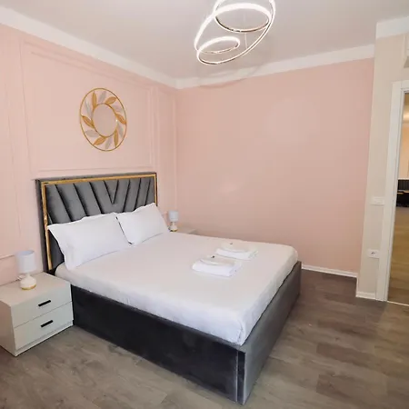 Miku - Captivating 3 Bedroom At Olympic Apartament *