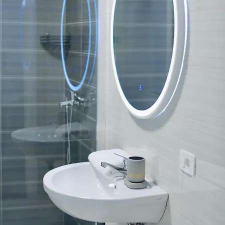 Miku - Captivating 3 Bedroom At Olympic Apartment