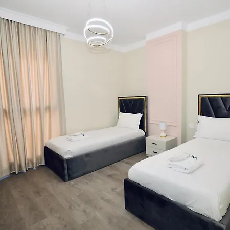 Miku - Captivating 3 Bedroom At Olympic Apartament