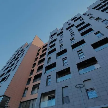 شقة Miku - Captivating 3 Bedroom At Olympic