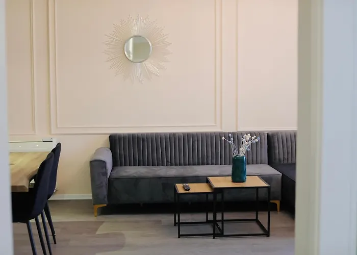 Miku - Captivating 3 Bedroom At Olympic Apartamento Tirana