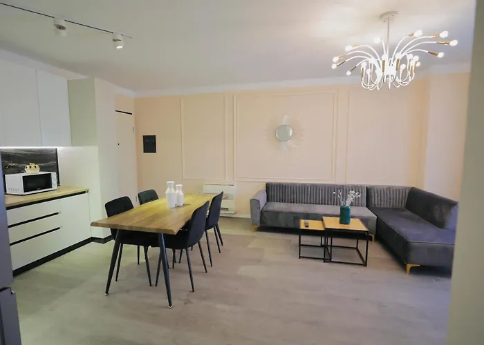 Apartamento Miku - Captivating 3 Bedroom At Olympic *