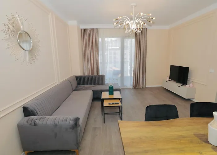 Miku - Captivating 3 Bedroom At Olympic Apartamento Tirana